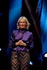 Monika Gruber während ServusTV‘s „Monika Gruber LIVE - Ohne Worte" – im Circus Krone in München, Bayern, Deutschland am 24. November 2023