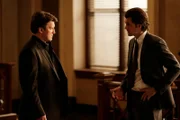 L-R: Richard Castle (Nathan Fillion) und Caleb Brown (Kristoffer Polaha)