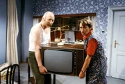 Karl Merkatz (Edmund "Mundl" Sackbauer), Ingrid Burkhard (Toni Sackbauer).