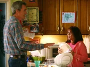 Mike (Neil Flynn, l.); Frankie (Patricia Heaton, r.)