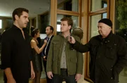 Die Kommissare Sebastian Klˆckner (Matthi Faust, M.) und Otto Garber (Florian Martens, r.) sprengen eine von Jens Ewerweins (Tobias Oertel, l.) exzessiven Partys.