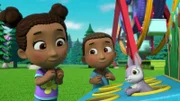 Julia Goodway (l.), Julius Goodway (m.)