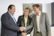Hofers Vertretung Florian Prantl (Andreas Giebel, l.), Polizist Michi Mohr (Max Müller, m.) und Kommissar Sven Hansen (Igor Jeftic, r.) sind ein gutes Team.