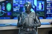 Gelingt es Isaac (Mark Jackson), ein Crewmitglied vor einer fragwürdigen Bestrafung zu retten?
