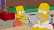 Als Marge befürchtet, dass ihr Sohn Bart (l.) ein Versager wird, beschließt Homer (r.) einen Trophäenladen in Springfield aufzumachen, um Geld zu verdienen ...