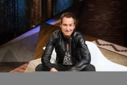 "Nuhr im Ersten - Der Satiregipfel", angriffslustiges und scharfzüngiges politisches Kabarett mit Dieter Nuhr.