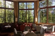 Schweizer Hotelgeschichten - Schlösser der Belle Époque Teil 2 Zeit für Lektüre - im Waldhaus trafen sich namenhafte Dichter, Denker und Literaten.
