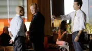 Ein Mann wurde durch ein japanisches Schwert in zwei Stücke erteilt. Horatio Caine (David Caruso, Mitte) und Jesse Cardoza (Eddie Cibrian, r.) befragen Takashi Yamada (Roger Yuan), der mit der "Sakiru", einer japanischen Mafia-Organisation, ins Visier der Ermittlungen gerät.
