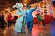 Ricardo (3.v.r.) und Paola (Mi.) sind die Stars der Danzón-Szene in Mexiko-City.