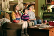 (v.l.n.r.) Sue (Eden Sher); Brick (Atticus Shaffer); Axl (Charlie McDermott)