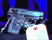 In Kalifornien wird ein &auml;lteres Paar ausgeraubt und brutal ermordet. Der Fall bleibt zehn Jahre ungel&ouml;st, bis ein zielstrebiger Forensiker neue Spuren an der Tatwaffe entdeckt.