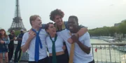 Von links: Finn (Zac Gabriel Werb), Simone (Margherita Barbieri), Benoit (Étienne Moana) und Jack (Sam Darius): Sie sind überglücklich, denn sie sind mit ihrer Hip-Hop-Gruppe, dem BLOK, im Wettkampf eine Runde weiter gekommen.