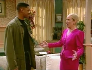 Will (Will Smith) bekommt das Angebot in einer Soap-Opera mitzuspielen. Als er sich jedoch bei einer Live-Sendung vollkommen daneben benimmt, wird er gefeuert. (Foto,re.: Leann Hunley als Joan)