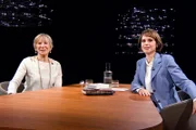 Sternstunde Philosophie Wie finde ich Sinn im Leben? Susan Wolf, Philosophin, und Moderatorin Barbara Bleisch