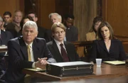LAW & ORDER: SPECIAL VICTIMS UNIT -- NBC Series -- "Gone" -- Pictured: (l-r) Barry Bostwick as Attorney Oliver Gates, Harry Zittel as Jason King, Susan Saint James as Attorney Monica Bradshaw.