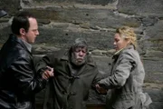 (l-r) Christopher Meloni as Det. Elliot Stabler, Jerry Lewis as Andrew Munch, Connie Nielsen as Detective Dani Beck.