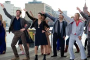 `Bollywood`- Tanzfinale : (von links nach rechts) Jakob(Tim Bergmann), Didem (Jasmin Gerat), Ali(Aykut Kayacik),Ekrem (Tayfun Bademsoy).