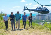 Im Bild: Scott Caan, Alex O'Loughlin, Chi McBride, Daniel Dae Kim, Grace Park.