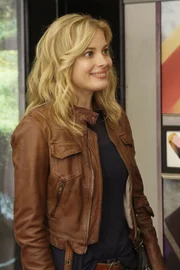 Jeff und Shirley lernen sich besser kennen, da sie ein gemeinsames Interesse entwickeln und über Brittas (Gillian Jacobs) neuen Freund lästern ...