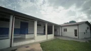 Casa de Dom Inácio de Loyola.  Es wird enthüllt, wie der berühmte brasilianische Johannes von Gott mit Hilfe eines Schutznetzwerks, das Fanatismus, Gewalt, Ruhm und Macht verband, Hunderte von sexuellen Übergriffen und anderen Verbrechen beging.