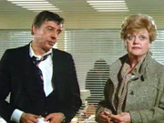 Jessica Fletcher (Angela Lansbury) versucht mit Harry McGraw (Jerry Orbach) den Tod eines Jugendfreundes aufzuklären.