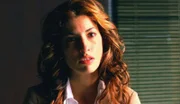 Hat Laura Roman (Tania Raymonde) ihren Freund, einen berühmten Archäologen, niedergeschossen?