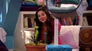 Phoebe Thunderman (Kira Kosarin)