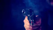Fall "Vom Metzger zerteilt": Die Wunde am Torso des Opfers hat den ungewöhnlich großen Durchmesser von 7mm! Handelt es sich bei der Tatwaffe um einen Magnum-Kaliber?