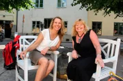 Moderatorin Andrea Grießmann trifft die ehemalige Pippi Langstrumpf Darstellerin Inger Nilsson (r).