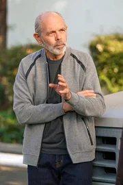 Joe Spano als Tobias