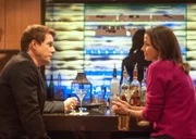 Aufklären oder weiter an ihre Lügen glauben lassen? Erin (Bridget Moynahan, r.) weiß nicht, wie sie mit dem stinkreichen Verdächtigen Rorke (Eric Mabius, l.) weiter verfahren soll ...