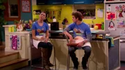 Phoebe Thunderman (Kira Kosarin), Max Thunderman (Jack Griffo)