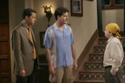 (v.l.n.r.) Alan Harper (Jon Cryer); Charlie Harper (Charlie Sheen); Jake Harper (Angus T. Jones)
