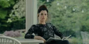 Becka (Jessica De Gouw)