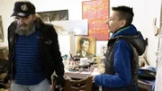 Klaus ist froh, daß Nachbarin Tami ihm unter die Arme greift.