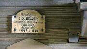 Tafel aus dem Geburtshaus von Franz Xaver Gruber.