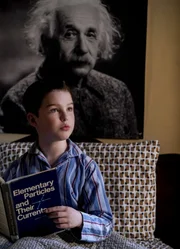 Iain Armitage (Sheldon Cooper).