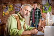 (v.li.): Mark Bonnar (William Carnarvon), Max Bennett (Kevin Paynton).