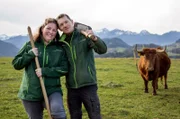 Theresa Tischner und ihr Mann Hansi züchten in Bayern Dexter-Rinder.