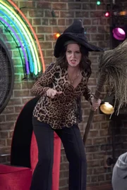 Karen (Megan Mullally)