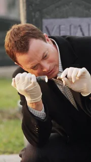 Detective Mac Taylor (Gary Sinise) entdeckt am Tatort die Patronenhülse einer Schreckschusspistole. Wollte der Täter sein Opfer gar nicht töten?