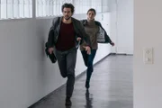 Felix "Einstein" Winterberg (Tom Beck, l.); Vanessa Henke (Anna-Katharina Fecher, r.)