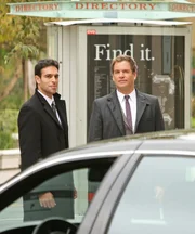 Arbeiten zusammen, um Mossad Director Eli David zu beschützen: Mossad Officer Malachi Ben-Gidon und DiNozzo.