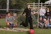 Henry Pollard (Adam Scott, l.); Uda Bengt (Kristen Bell, r.)