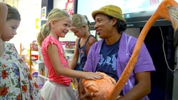 In Curacao ist der stolze Flamingo Bob, der Botschafter der Wildtiere, im Einsatz. Er erobert die Herzen von Kindern und hilft dabei sich f&uuml;r den Umweltschutz einzusetzen.