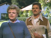 Auch Web McCord (John Beck) bietet Jessica (Angela Lansbury) an, ihr die Anteile am Football-Team "Leopards' abzukaufen.