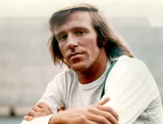 Er war der "etwas andere Fußballstar", sprengte Konventionen und blieb auch nach dem Karriereende in den Medien präsent: Günter Netzer. Zum 80. Geburtstag des Weltstars begibt sich "Terra X History" auf die Spuren seines Mythos.