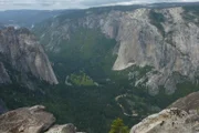 Das Yosemite Valley ist eine faszinierende Landschaftsformation.