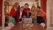 Fotograf Anthony zeigt stolz sein künstlerisches Können. Annie, Piet, Daffy, Mina und Babs zeigen allerdings nicht die erwartete Reaktion.
