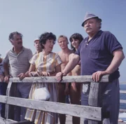 Meister Eder (Gustl Bayrhammer, rechts).
